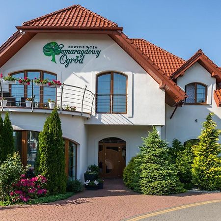 Hotel Rezydencja Szmaragdowy Ogrod à Konstantynów Łódzki Extérieur photo