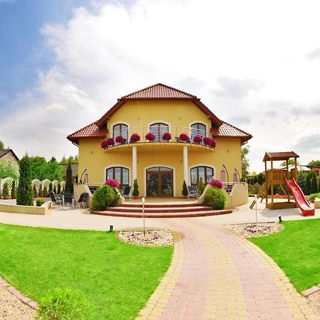 Hotel Rezydencja Szmaragdowy Ogrod à Konstantynów Łódzki Extérieur photo