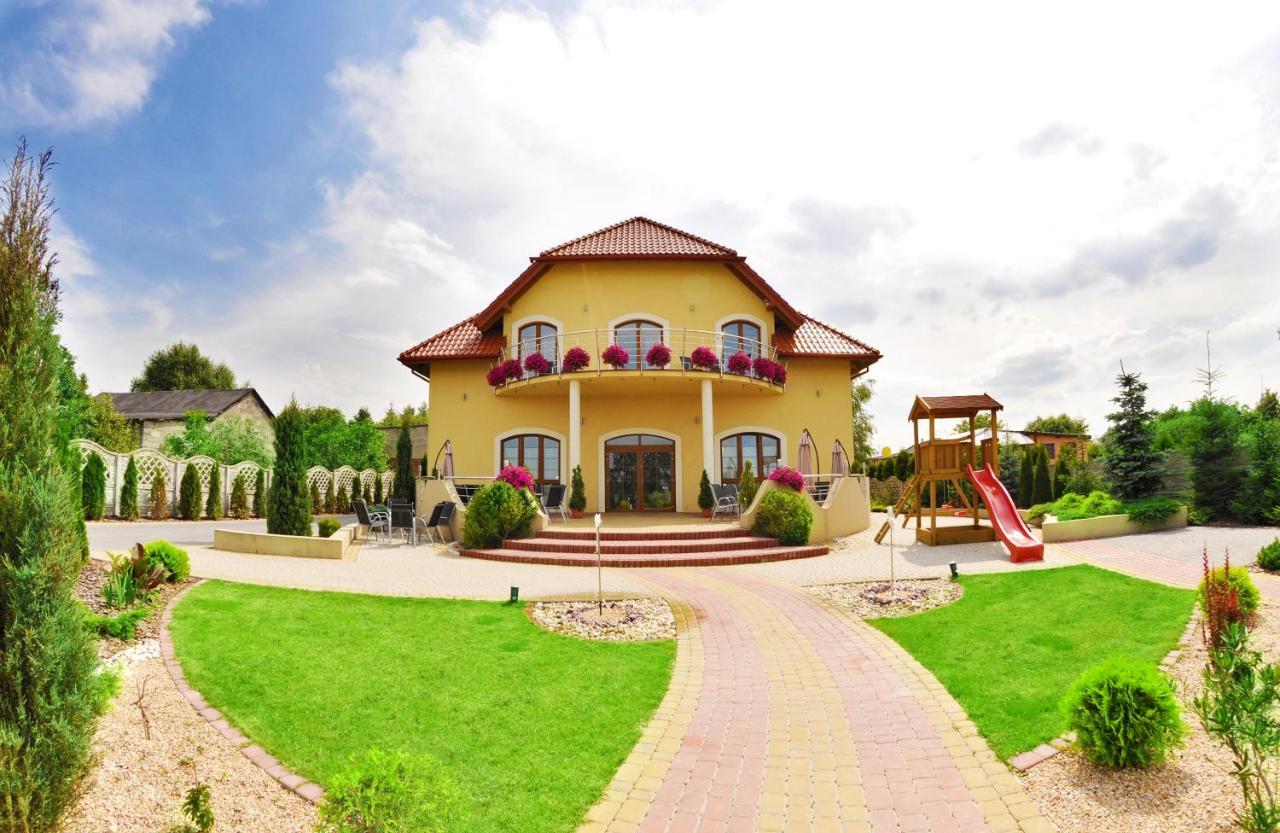 Hotel Rezydencja Szmaragdowy Ogrod à Konstantynów Łódzki Extérieur photo